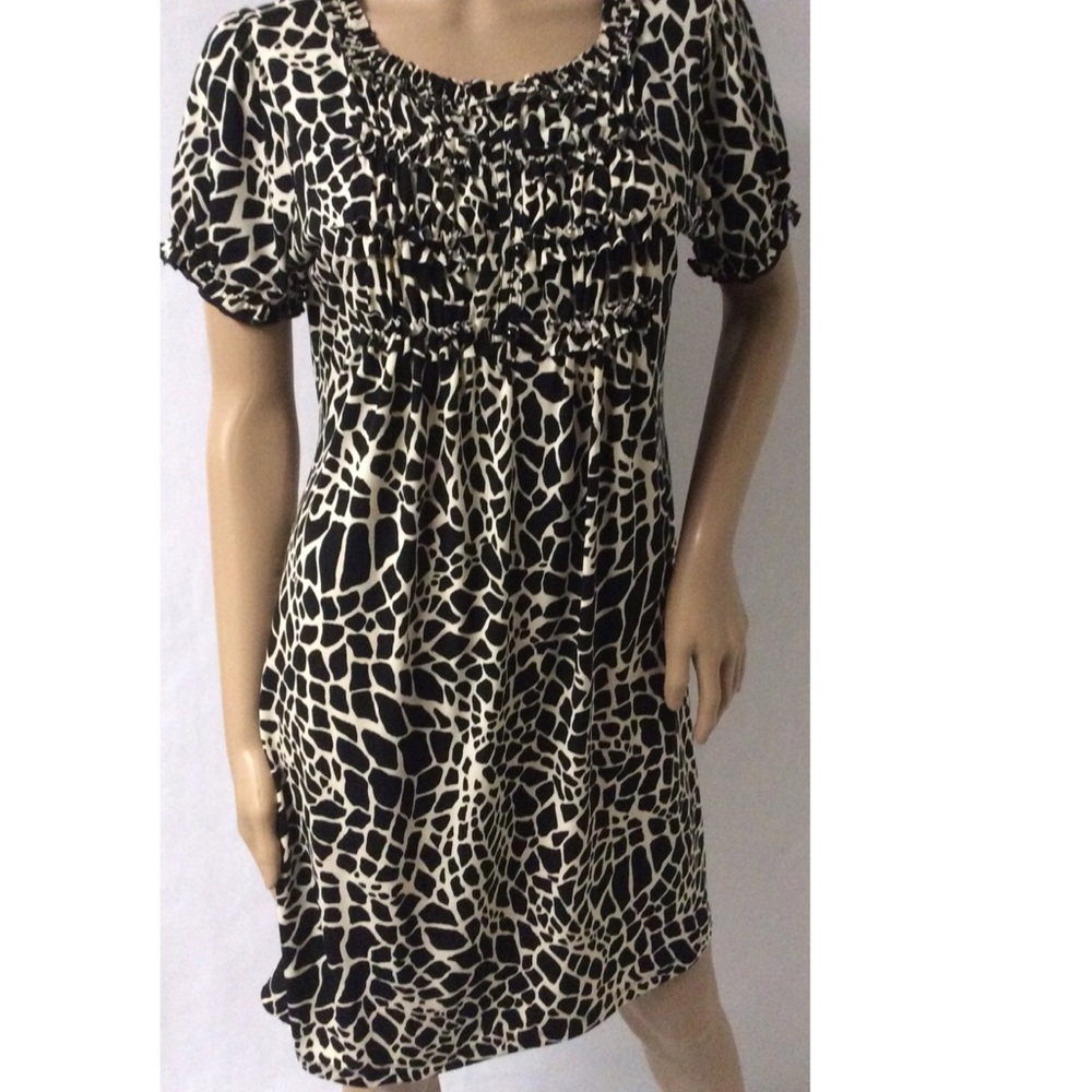 Lucy & Laurel Dress Size Medium